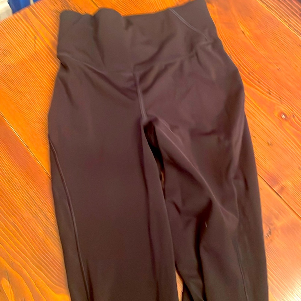 Black lululemon leggingsngs